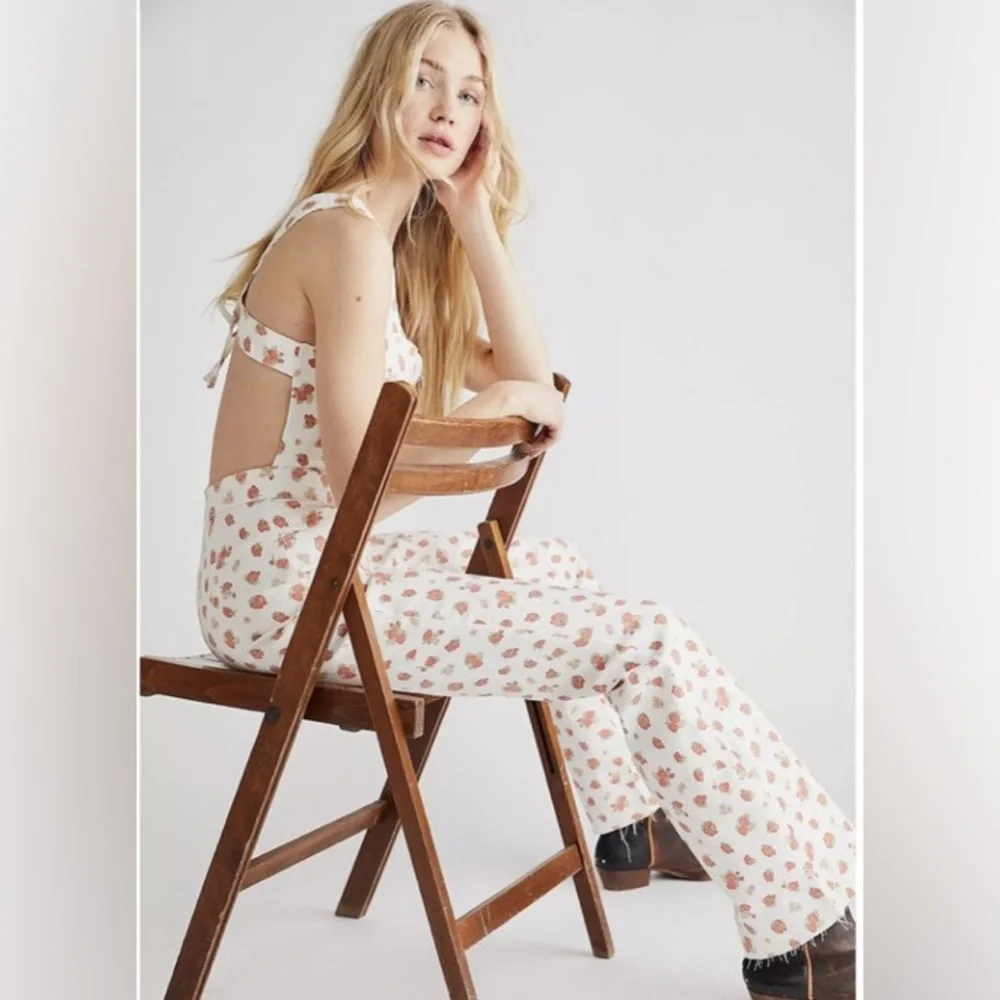 Rare Free People We the Free Crvy 2nd Avenue Strawberry Print Jumpsuit- Size 14 - Picture 3 of 6